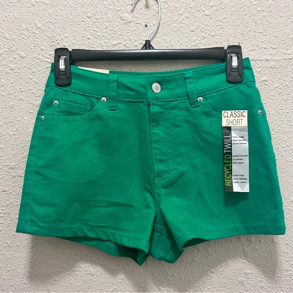 BLUE SPICE Green Classic Short Shorts NWT Size 0